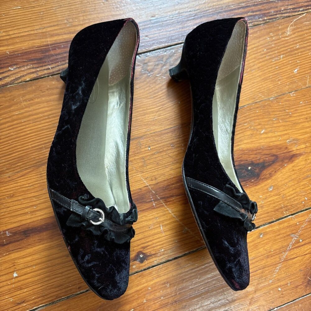 Talbots Black Red Velvet Rajah Kitten Heel Shoes - Size 8.5 M - Picture 3 of 6